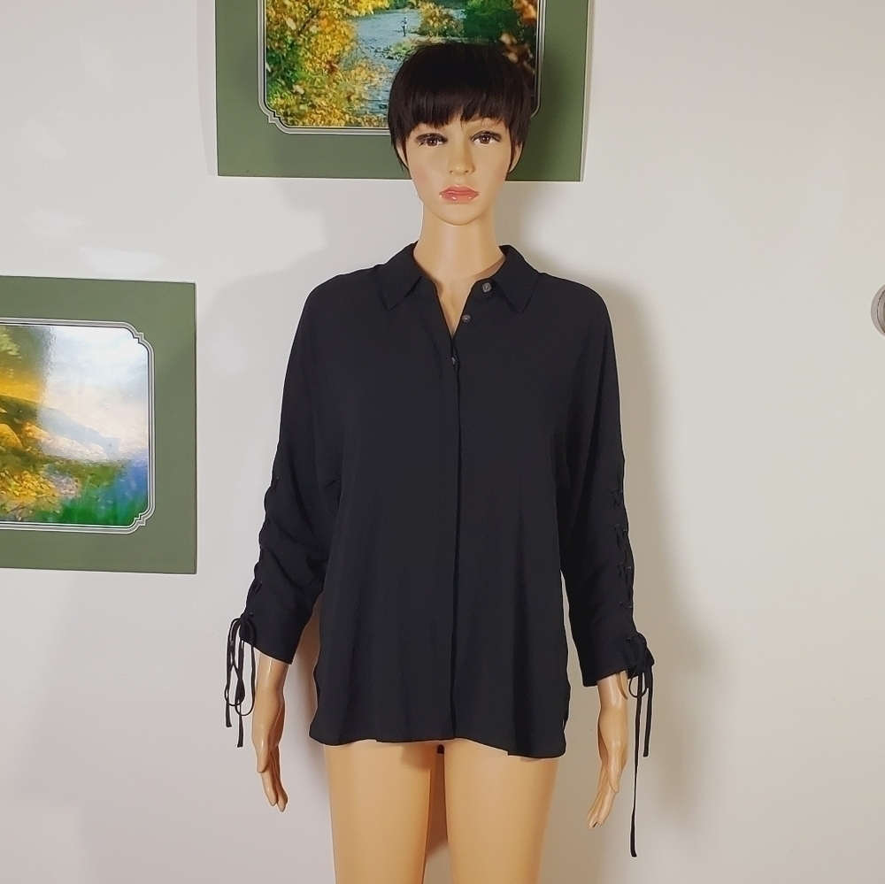 Vince Camuto button down Long sleeve shirt